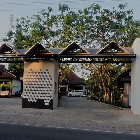 Hotel Minak Jinggo Banyuwangi  Εξωτερικό φωτογραφία