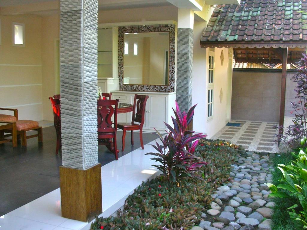 Hotel Minak Jinggo Banyuwangi  Εξωτερικό φωτογραφία