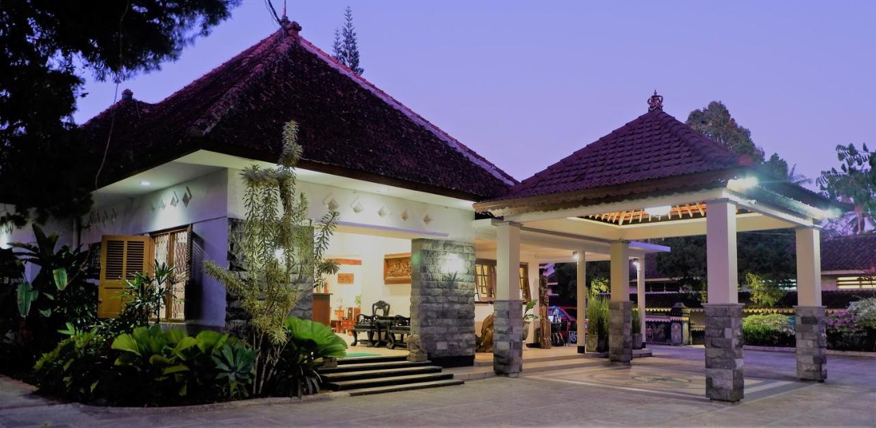Hotel Minak Jinggo Banyuwangi  Εξωτερικό φωτογραφία